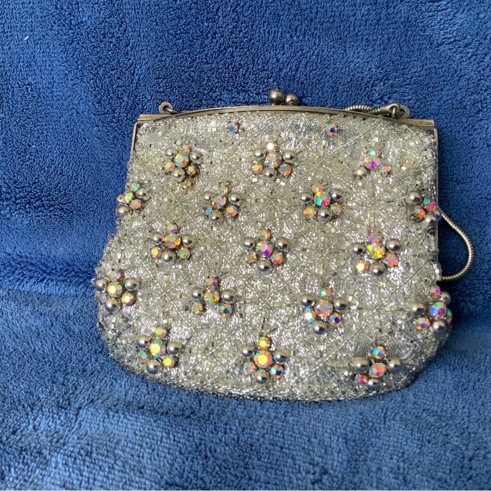 VINTAGE RAINBOW RHINESTONE & BEADED PURSE. - Picture 2 of 10